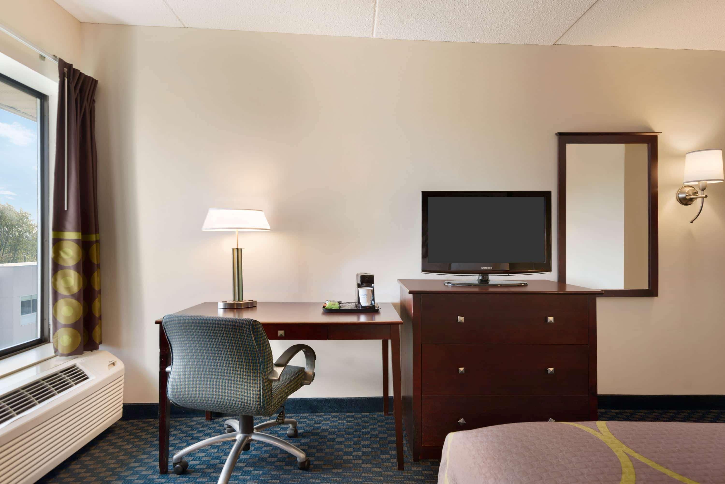 Super 8 By Wyndham Liverpool/Syracuse North Airport Exterior foto