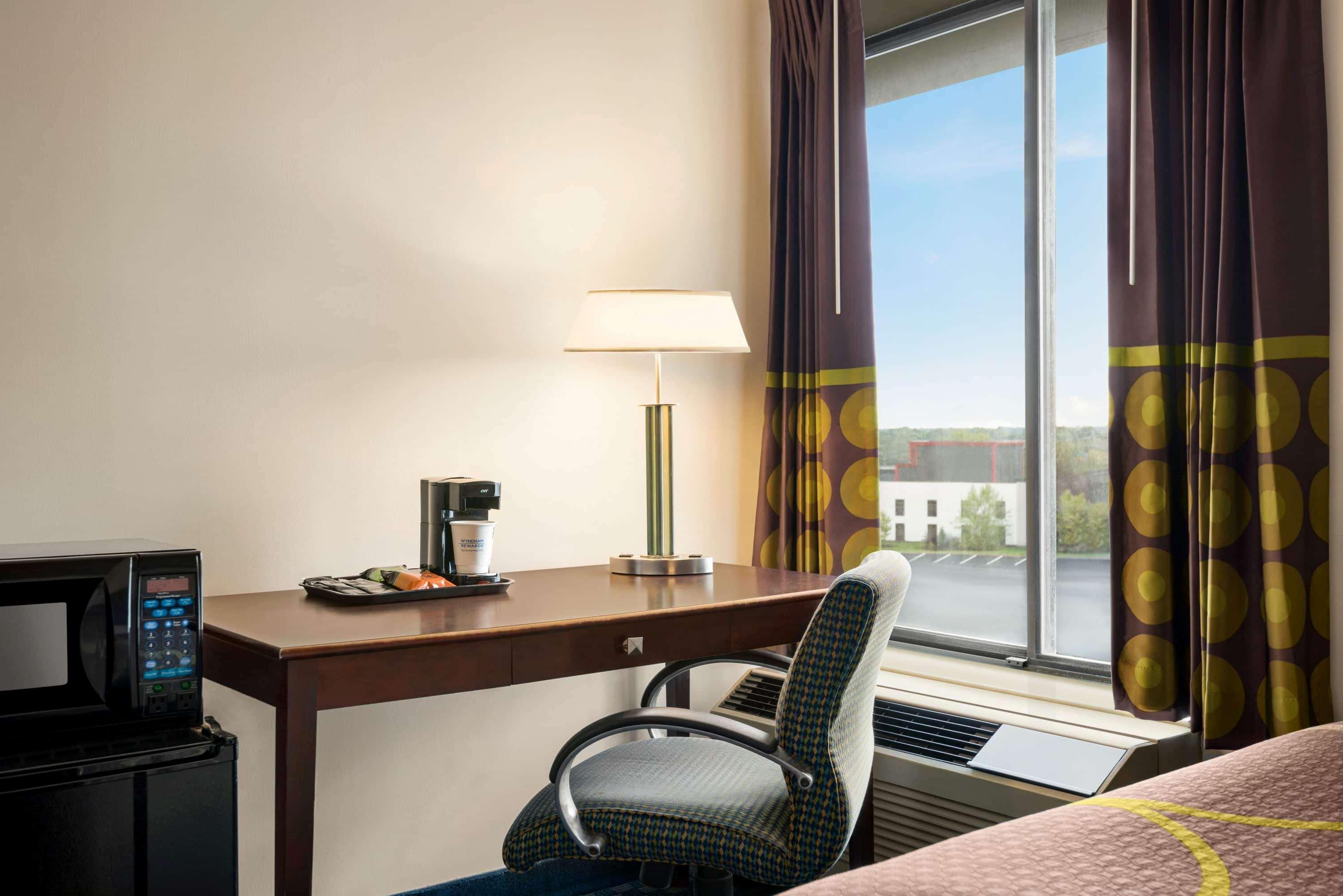 Super 8 By Wyndham Liverpool/Syracuse North Airport Exterior foto
